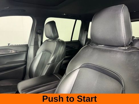 Used 2023 Jeep Grand Cherokee Altitude RWD image 11