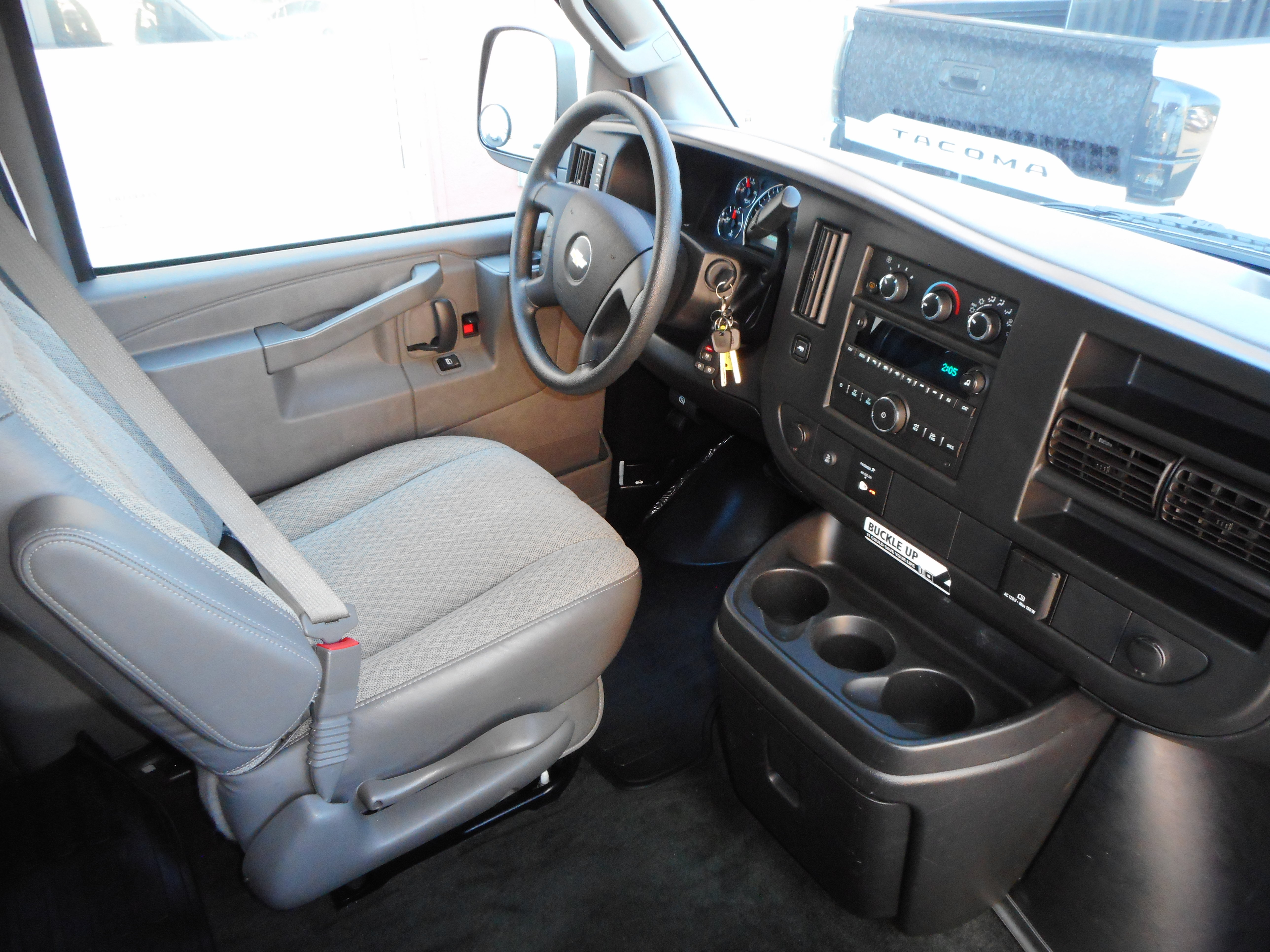 Used 2017 Chevrolet Express 3500 LT w/ LT Preferred Equipment Group RWD image 27