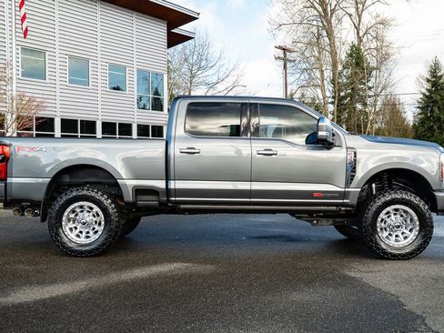 Used 2025 Ford F350 Platinum w/ Platinum Plus Package image 2