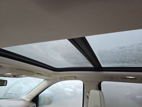 Used 2022 GMC Yukon XL Denali image 5