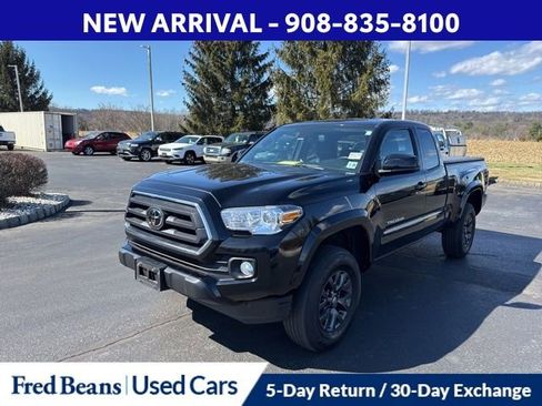 Used 2023 Toyota Tacoma SR5 image 3