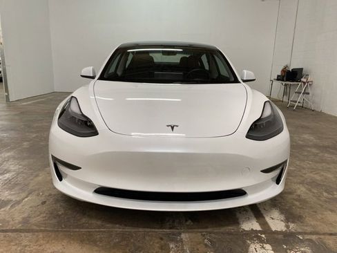 Used 2023 Tesla Model 3 Performance image 2