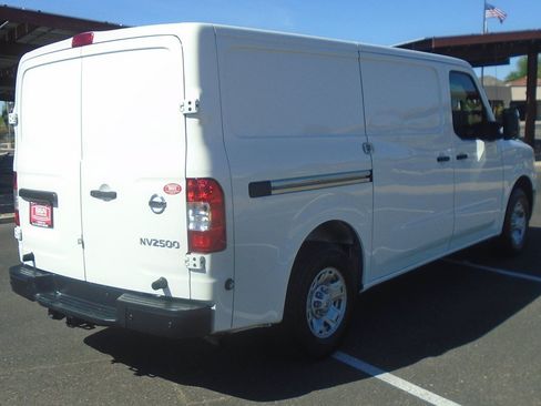 Used 2021 Nissan NV 2500 SV RWD image 5