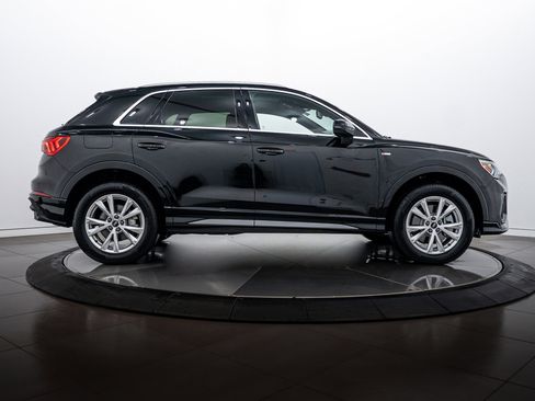 Certified 2025 Audi Q3 2.0T Premium Plus w/ Premium Plus Package image 3