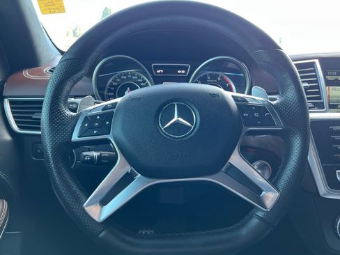 Used 2016 Mercedes-Benz GL 63 AMG 4MATIC image 24