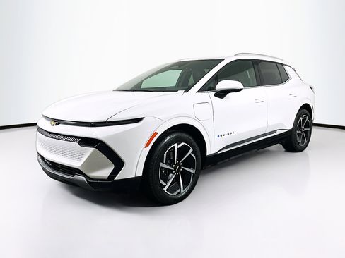 Used 2024 Chevrolet Equinox EV LT image 3