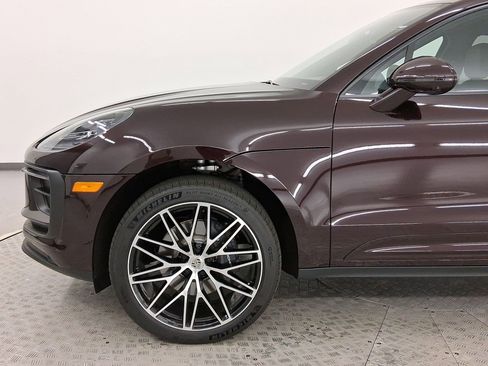 Used 2025 Porsche Macan AWD/4WD image 21