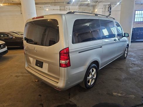 Used 2016 Mercedes-Benz Metris Passenger image 4