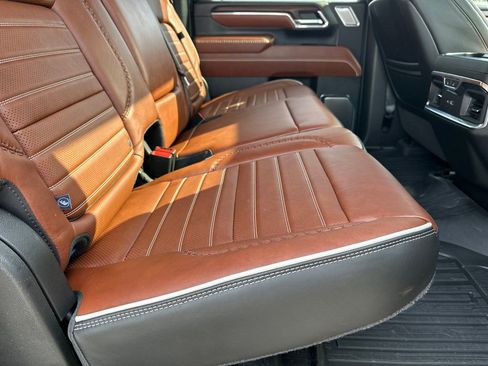 Used 2024 GMC Sierra 2500 Denali Ultimate image 16