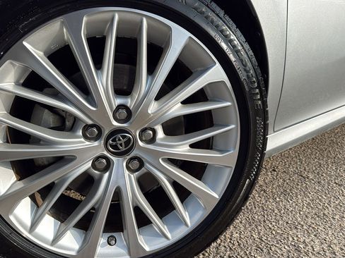 Used 2018 Toyota Camry XLE FWD image 29