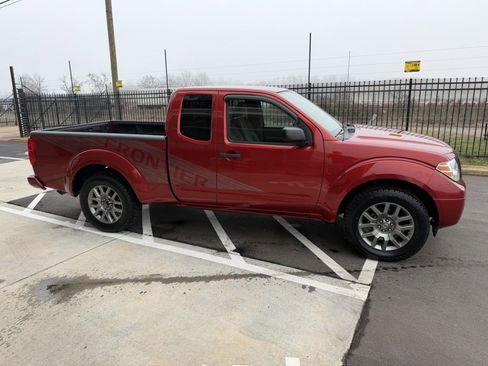 Used 2012 Nissan Frontier SV w/ Sport Appearance Pkg image 7