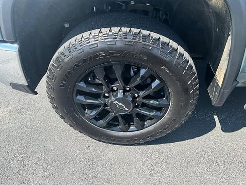 Used 2025 Chevrolet Silverado 2500 LT AWD/4WD image 12