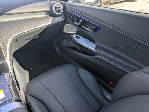 Used 2024 Mercedes-Benz CLE 300 4MATIC Coupe image 20