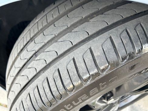 Used 2022 Audi e-tron GT Premium Plus image 19