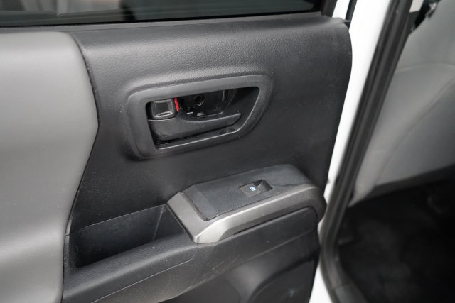 Used 2019 Toyota Tacoma SR5 AWD/4WD image 29