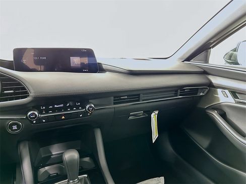 New 2025 MAZDA MAZDA3 Hatchback w/Premium Plus Pkg image 20