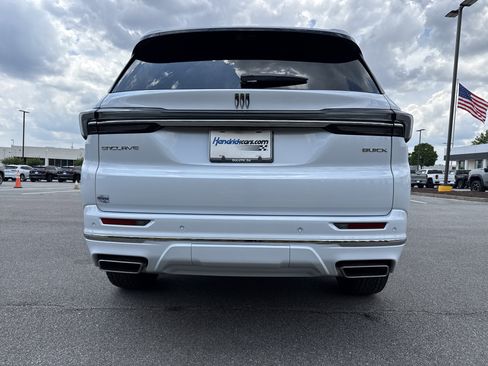 New 2026 Buick Enclave Avenir w/ Super Cruise Package FWD image 9