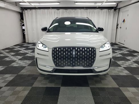 Used 2025 Lincoln Corsair Grand Touring image 2