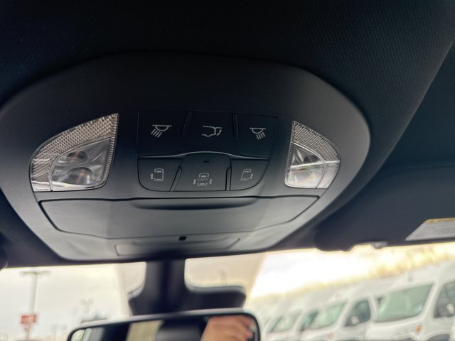 New 2026 Chrysler Pacifica Select AWD/4WD image 26