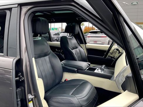 Used 2023 Land Rover Range Rover Autobiography image 10