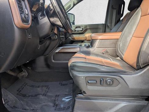 Used 2022 Chevrolet Silverado 2500 High Country w/ Technology Package image 9