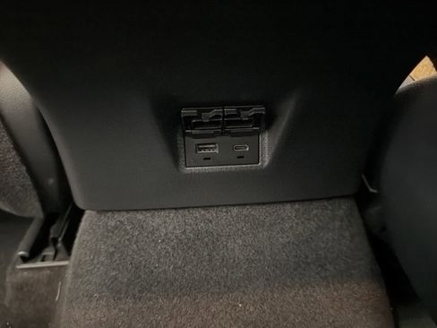 Used 2025 Toyota Camry LE FWD image 13