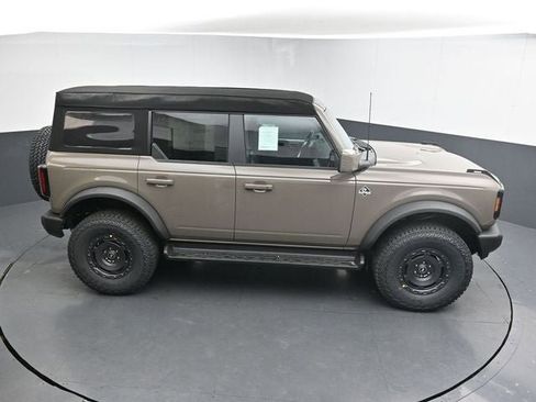 New 2025 Ford Bronco Outer Banks w/ Sasquatch Package image 23