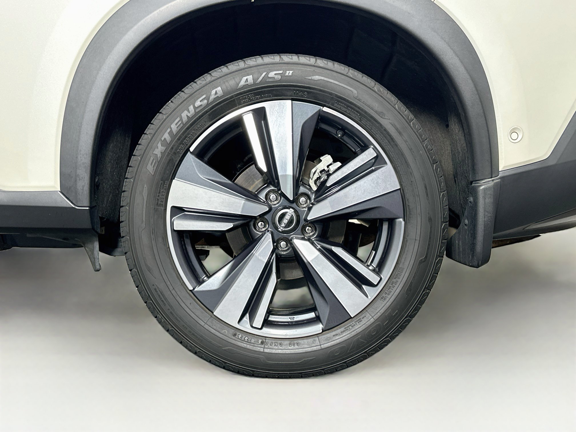 Used 2023 Nissan Rogue SL w/ SL Premium Package FWD image 11