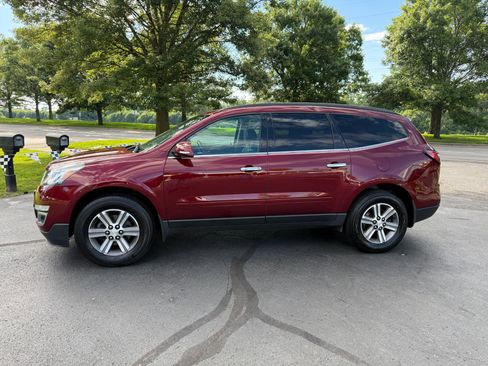 Used 2017 Chevrolet Traverse LT FWD image 6