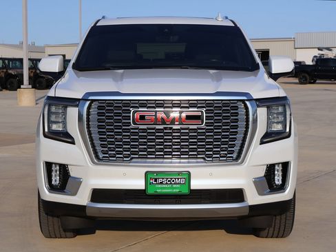 Used 2021 GMC Yukon Denali w/ Denali Premium Package AWD/4WD image 4