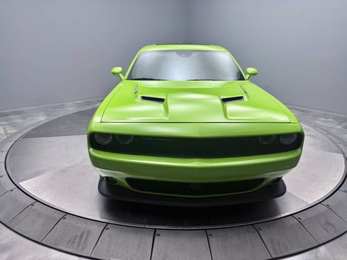 Used 2015 Dodge Challenger R/T Scat Pack w/ Scat Pack Appearance Package RWD image 2