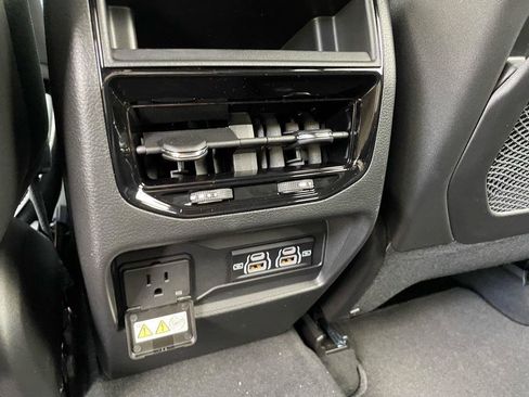 New 2025 Jeep Grand Cherokee Altitude image 31