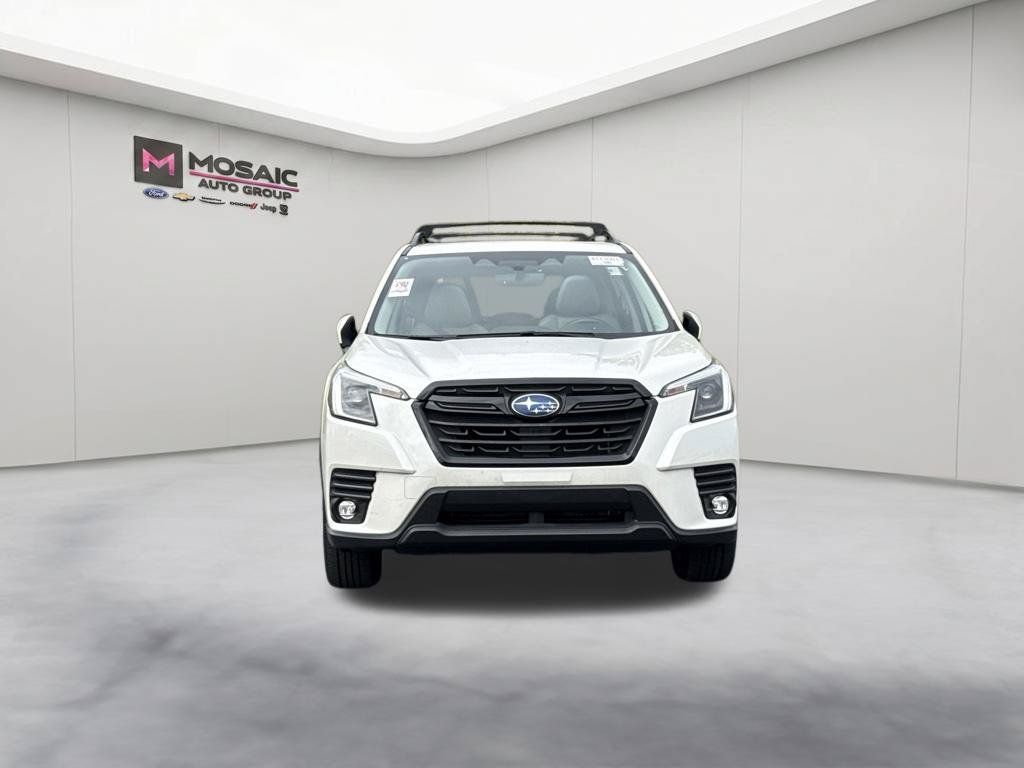 Used 2024 Subaru Forester Limited AWD/4WD image 3
