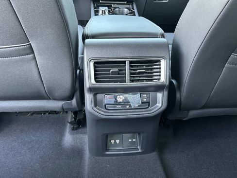 New 2026 Volkswagen Atlas SE image 15