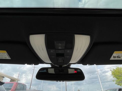 Used 2011 Mercedes-Benz E 350 4MATIC Sedan w/ Premium 1 Pkg image 28