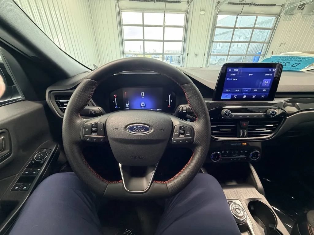 Used 2025 Ford Escape ST-Line Select AWD/4WD image 10