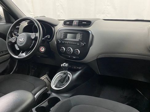 Used 2016 Kia Soul FWD image 11