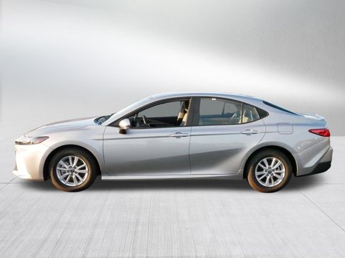 Certified 2025 Toyota Camry LE image 4