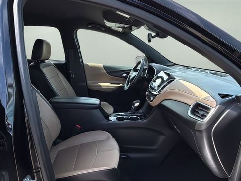 Used 2023 Chevrolet Equinox Premier AWD/4WD image 12