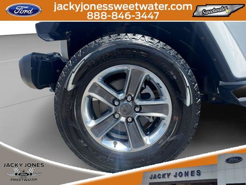 Used 2021 Jeep Wrangler Unlimited Sahara AWD/4WD image 9