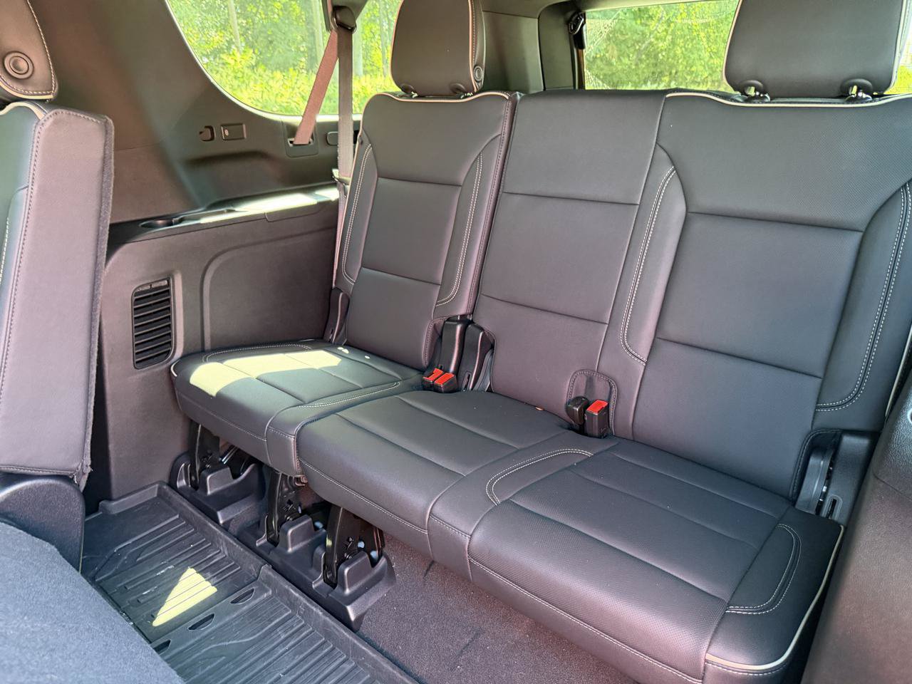 Used 2025 GMC Yukon XL Elevation w/ LPO, Elevation Black Package AWD/4WD image 13