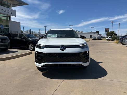 New 2026 Volkswagen Tiguan SE R-Line AWD/4WD image 2
