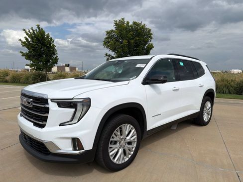 Used 2026 GMC Acadia Elevation w/ Elevation Premium Package FWD image 7