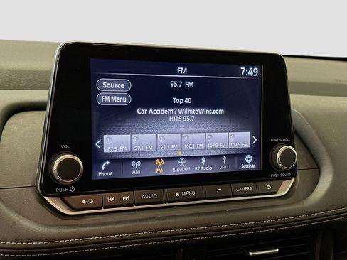 Used 2025 Nissan Rogue SV AWD/4WD image 21