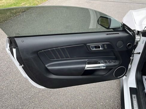 Used 2021 Ford Mustang Premium image 14