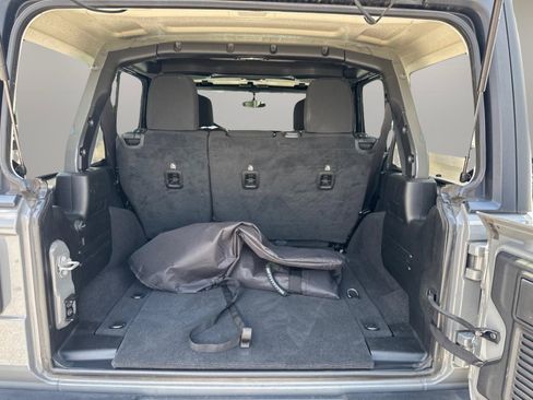 Used 2021 Jeep Wrangler Unlimited Sport AWD/4WD image 12