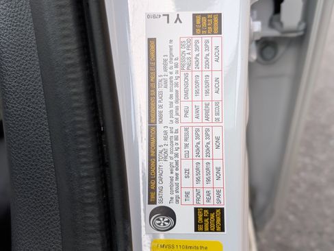 Used 2024 Toyota Prius XLE image 40