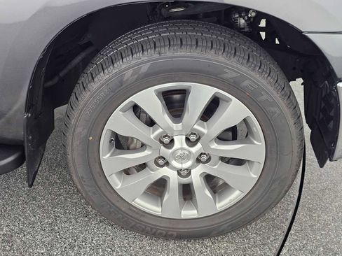 Used 2011 Toyota Tundra Limited w/ Platinum Pkg image 8