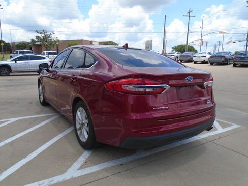 Used 2019 Ford Fusion SE FWD image 5