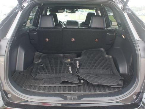 Used 2020 Toyota RAV4 XSE w/ XSE Grade Weather Package AWD/4WD image 17